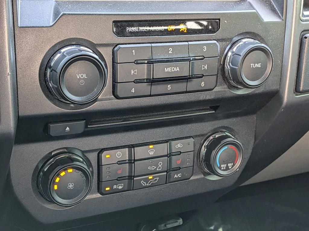 Used 2018 Gray Ford XLT image 17