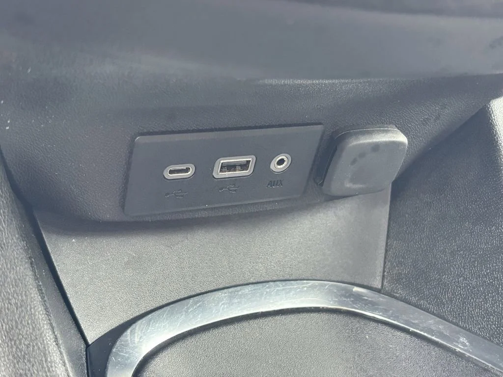 Used 2021 SHADOW GRAY METALLIC Chevrolet LT image 28