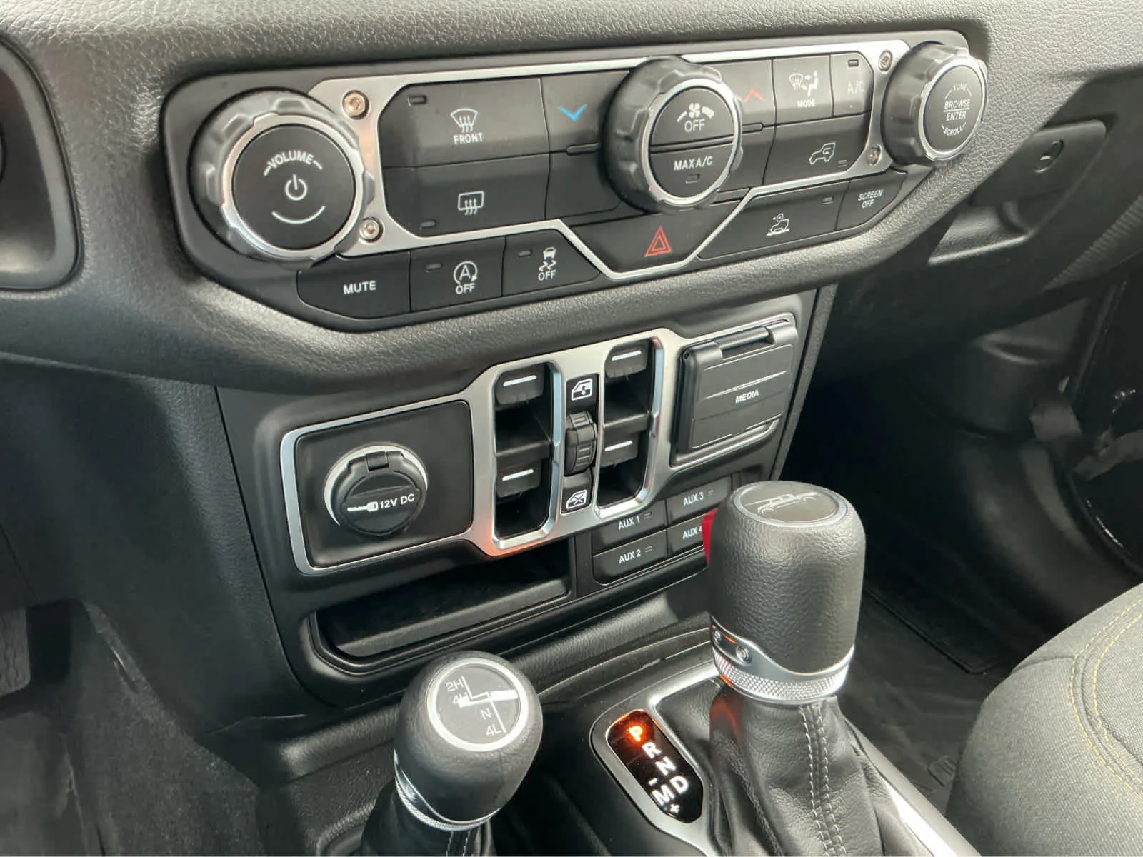 2025 Jeep Gladiator Sport S - Photo 28
