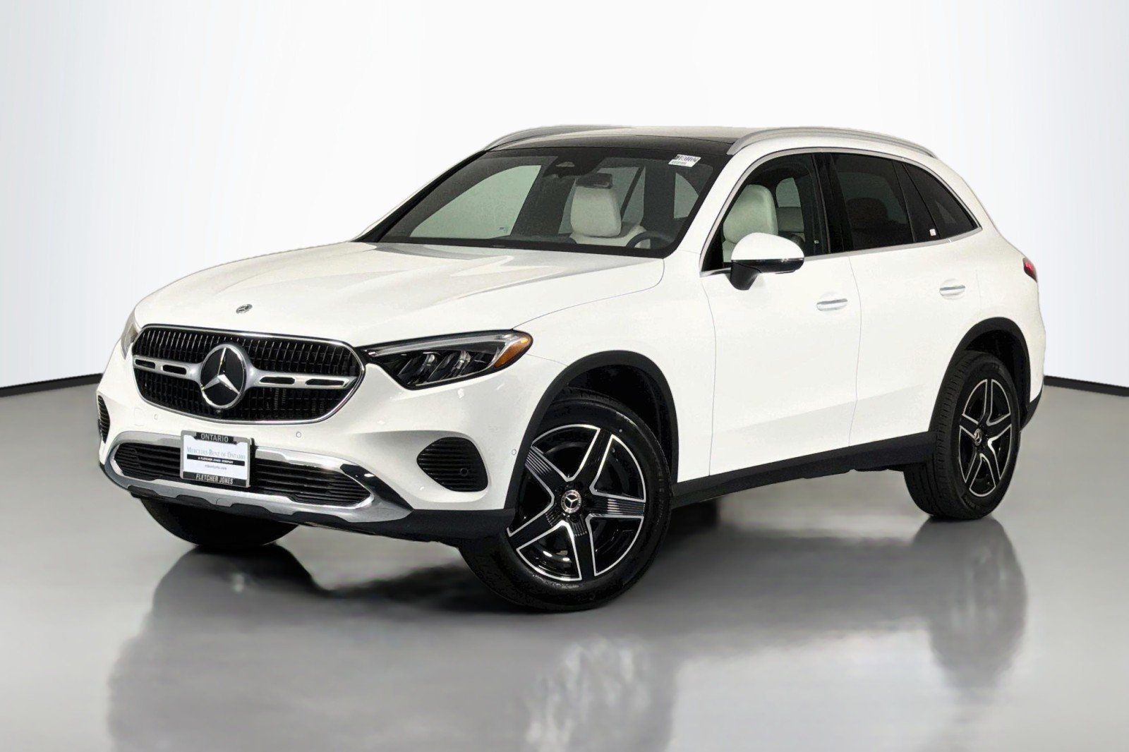 New 2026 Polar White Mercedes-Benz GLC 300 4MATIC® SUV image 1