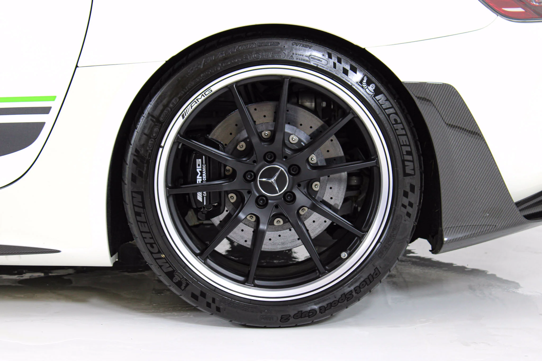 Used 2020 White Mercedes-Benz R PRO image 17