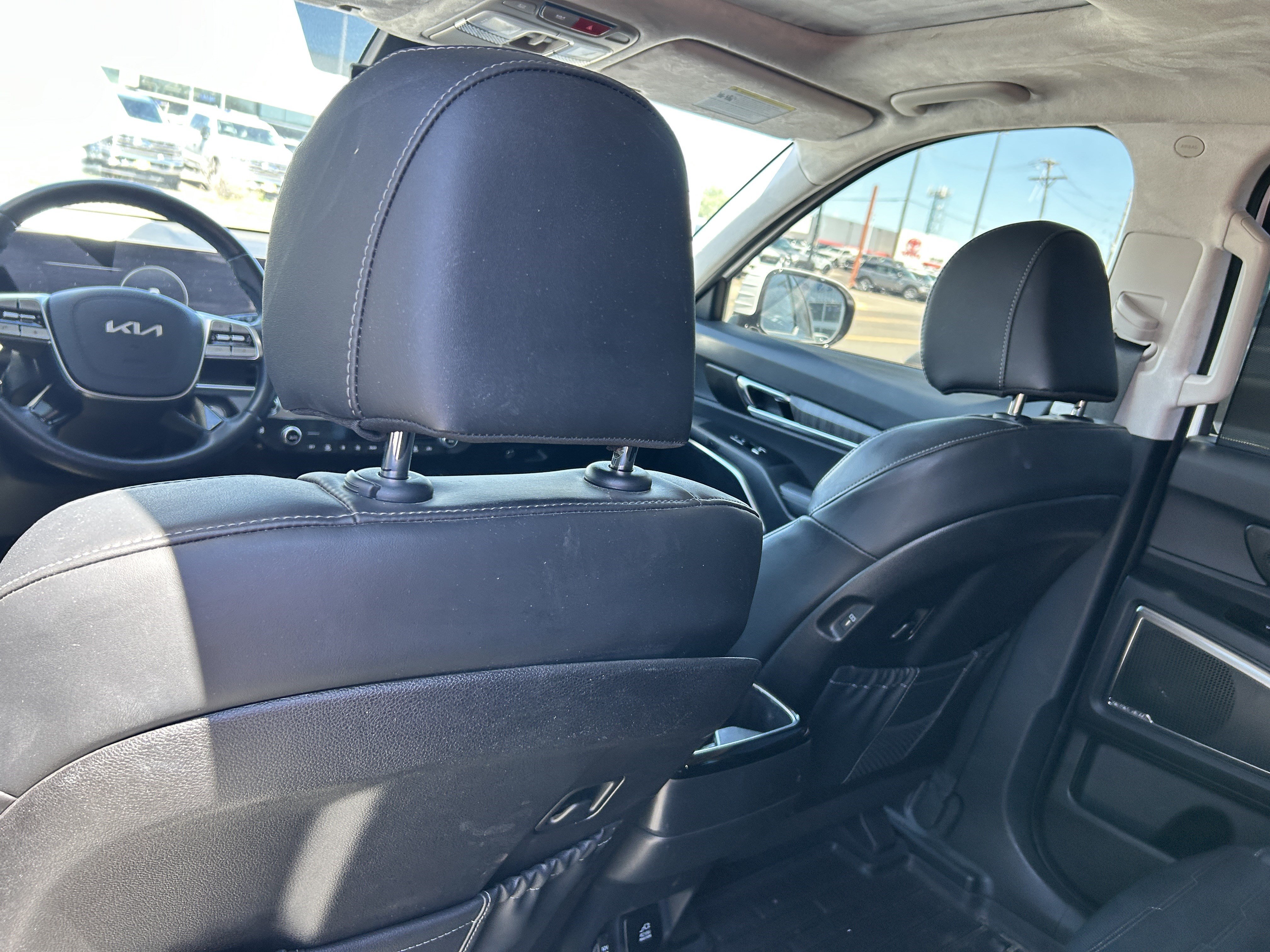 Used 2024 Glacial White Pearl Kia SX Prestige image 15