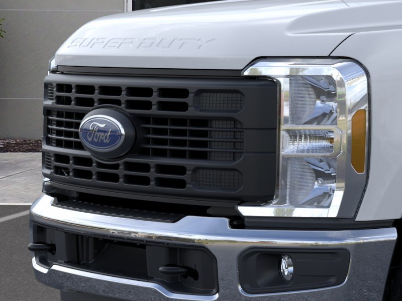 New 2025 Oxford White Ford F-250® XL image 14