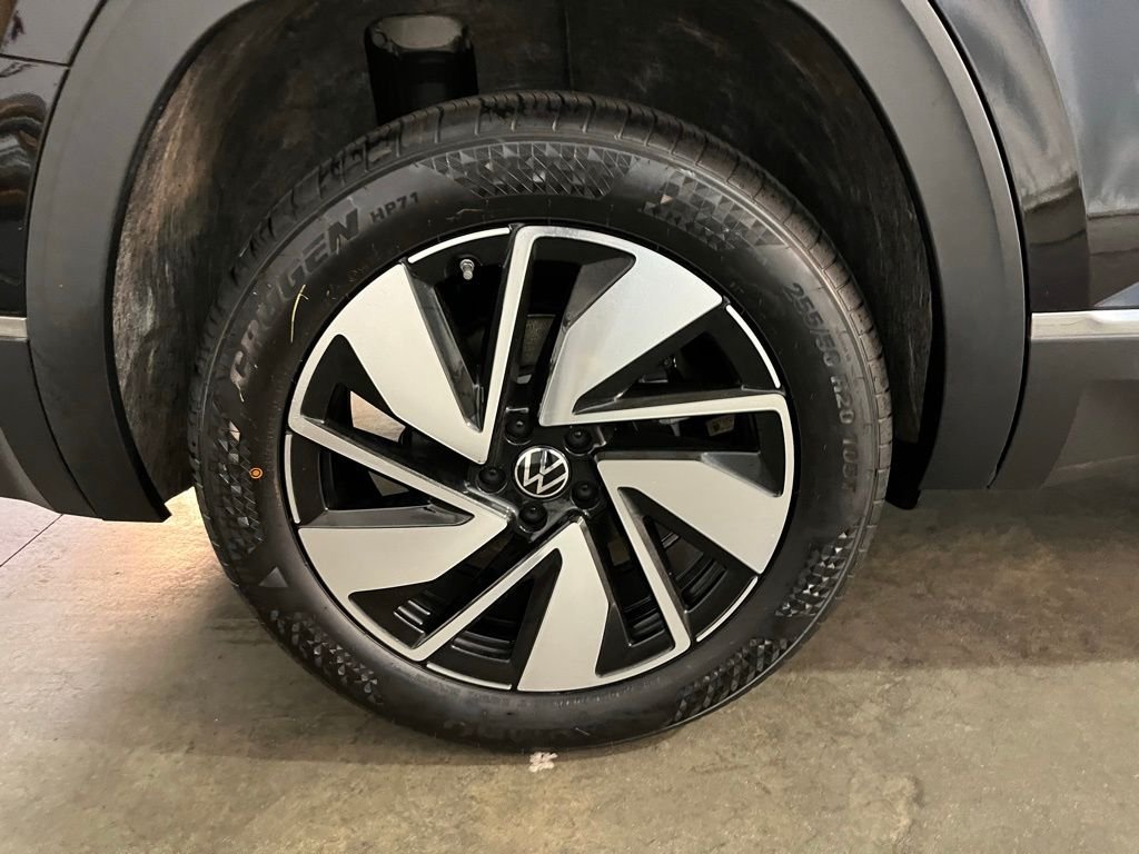 Certified Used 2024 Black Volkswagen 2.0T SEL image 32