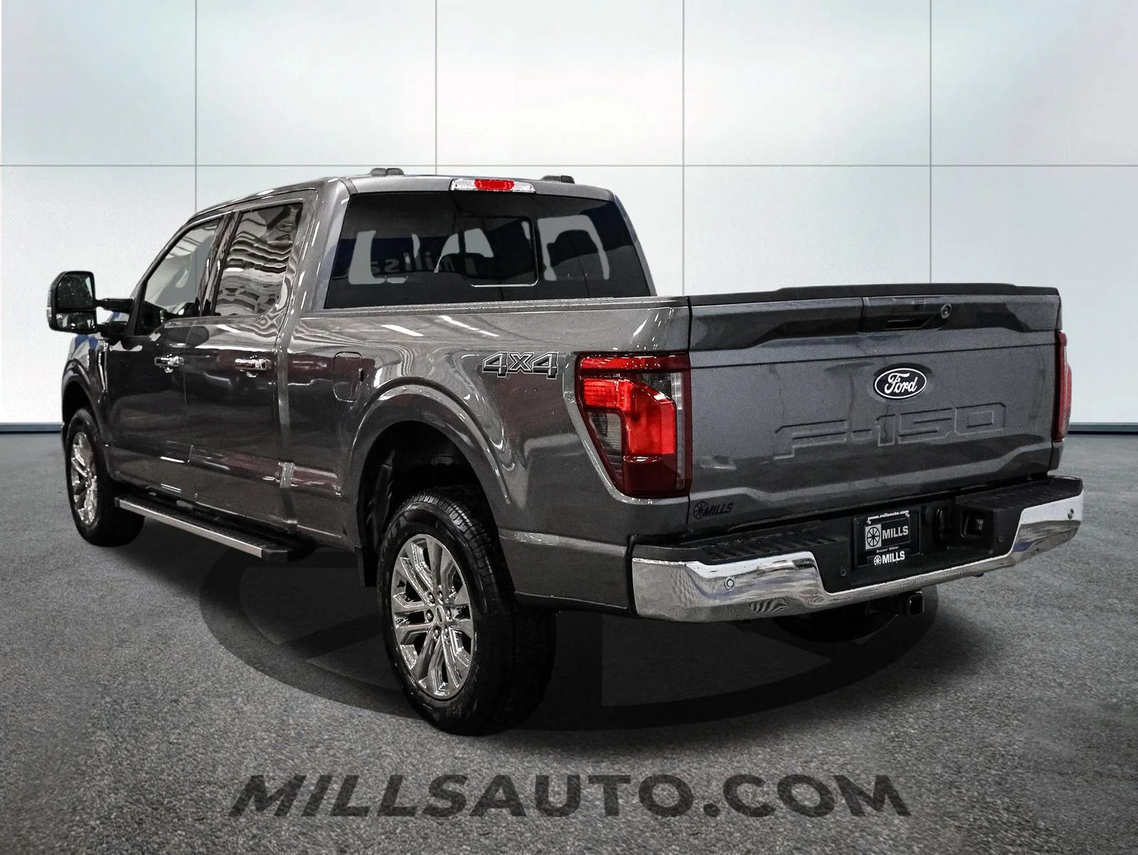 New 2026 Carbonized Gray Metallic Ford XLT image 5