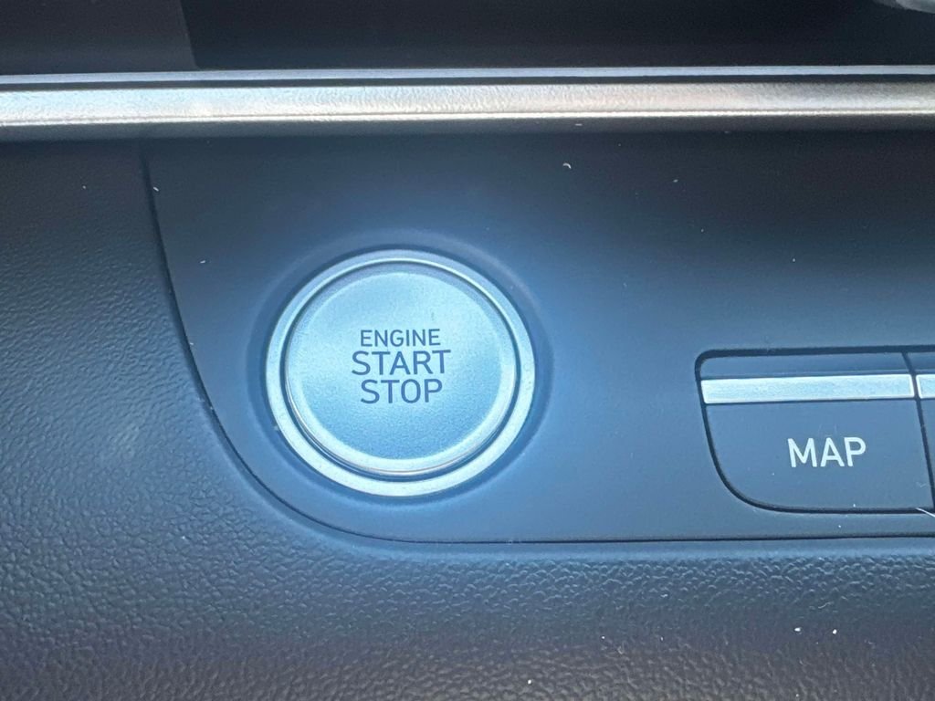 2025 Hyundai Elantra Limited - Photo 26