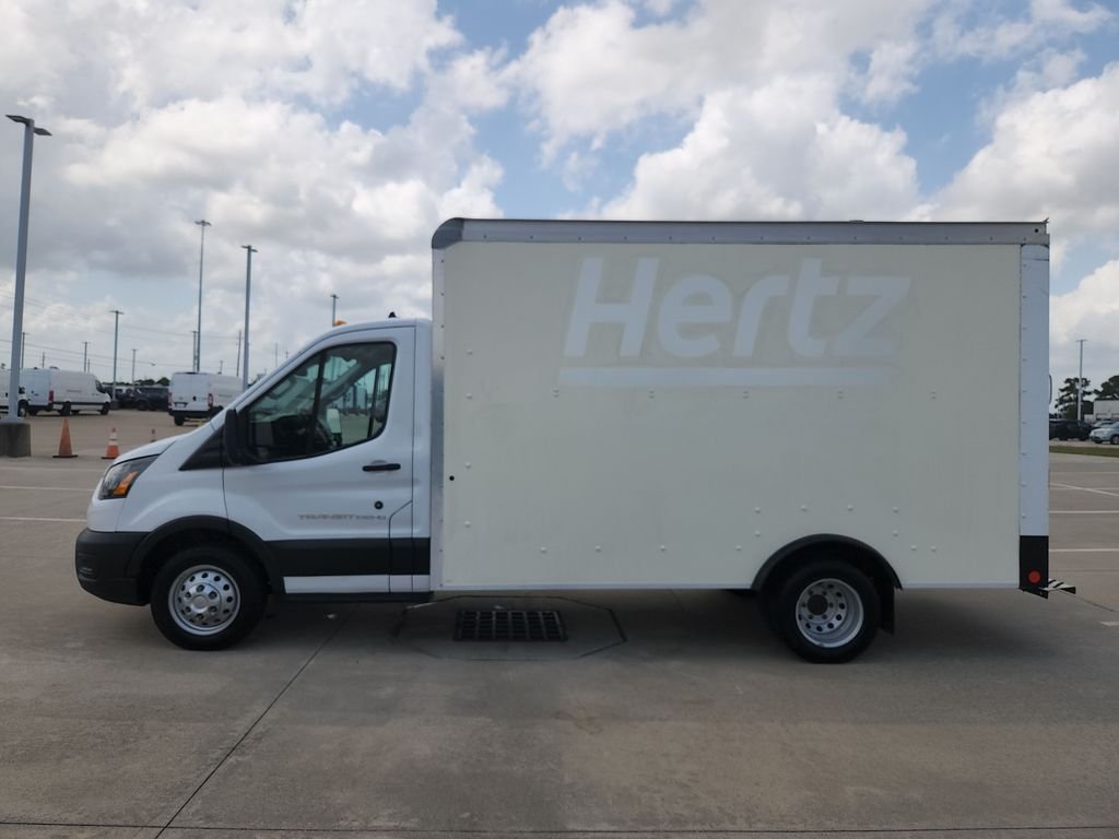 Used 2022 White Ford Box Truck image 8