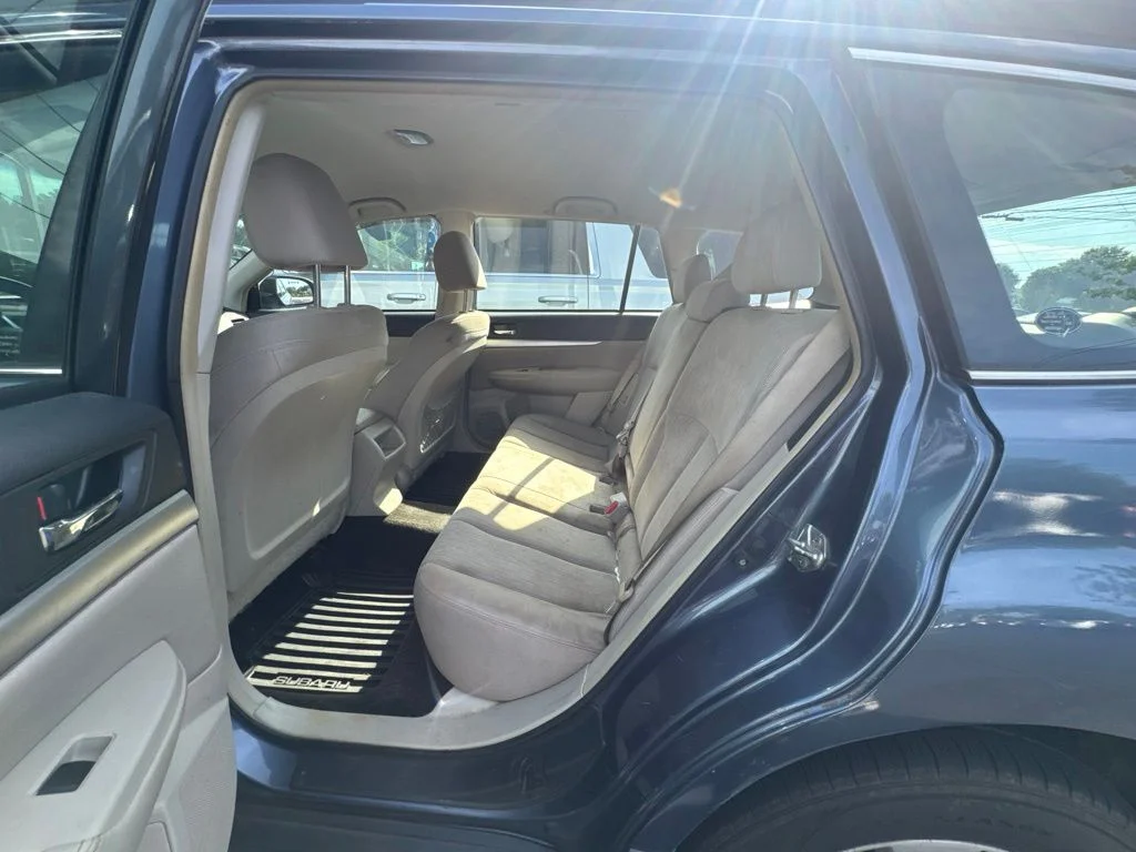 Used 2014 Blue Subaru 2.5i image 12