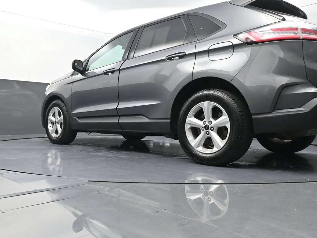 Used 2023 Gray Ford SE image 25