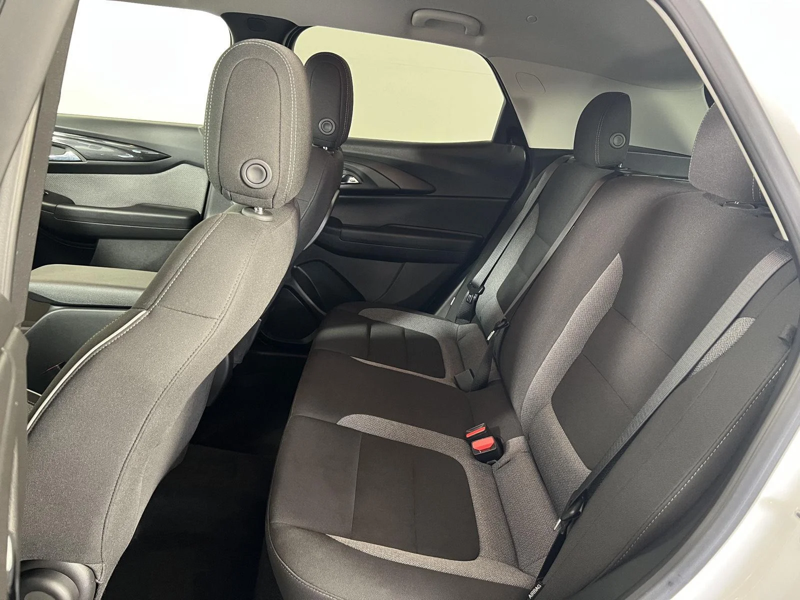 Used 2024 Summit White Chevrolet LT image 17