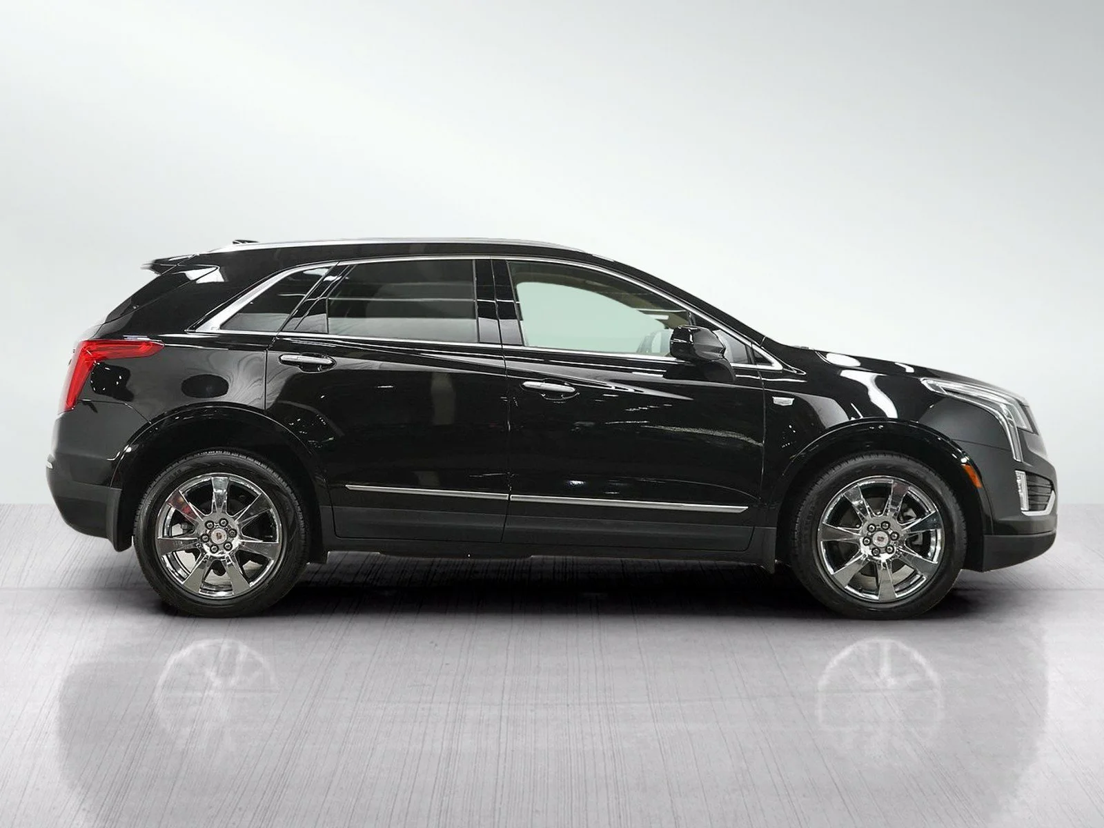 Used 2018 Stellar Black Metallic Cadillac Platinum AWD image 6