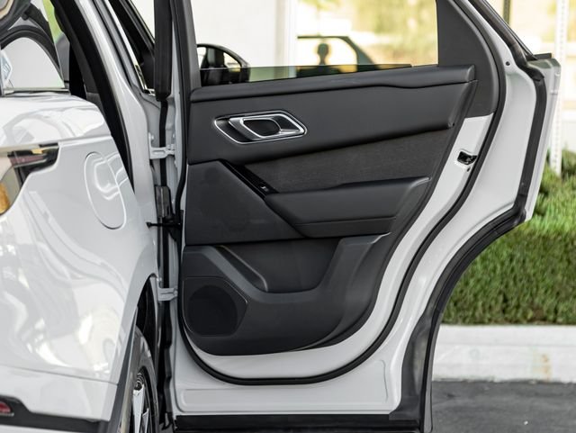 New 2026 Arroios Grey Land Rover Dynamic SE image 22