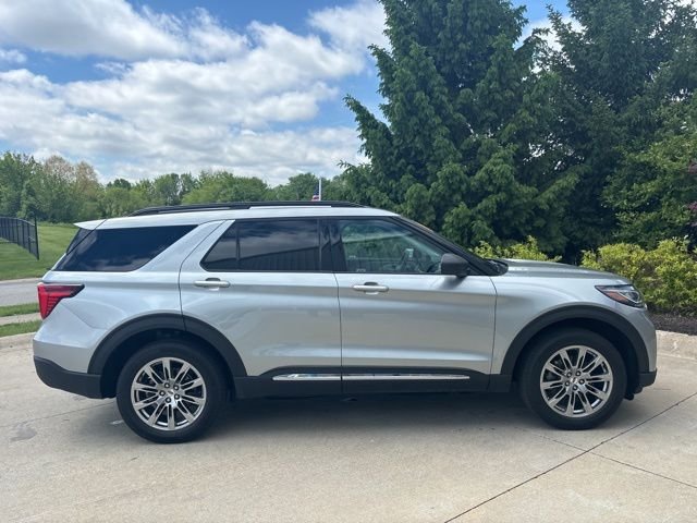 Used 2025 Silver Ford Active image 5