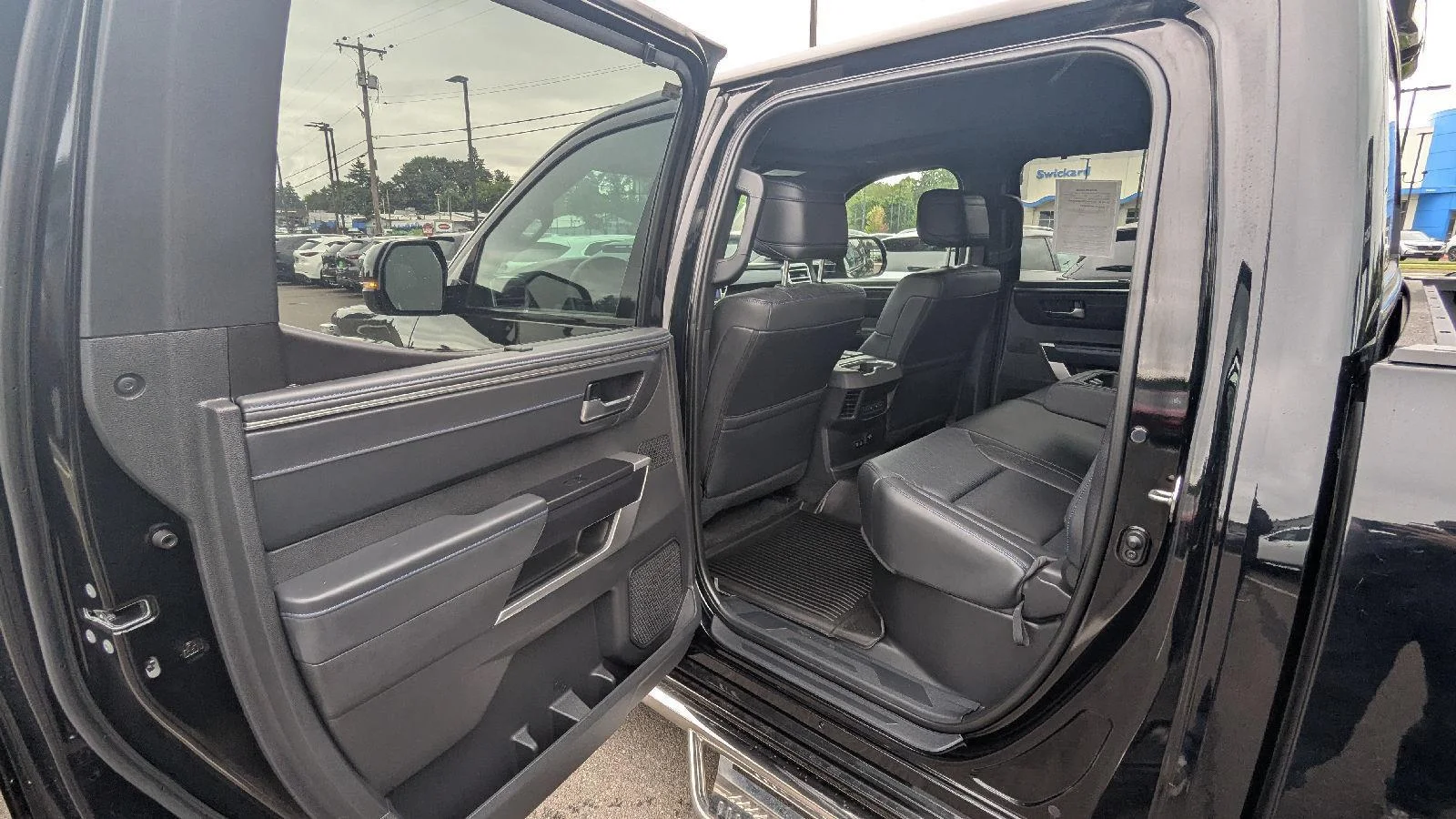 2024 Toyota Tundra Platinum - Photo 11