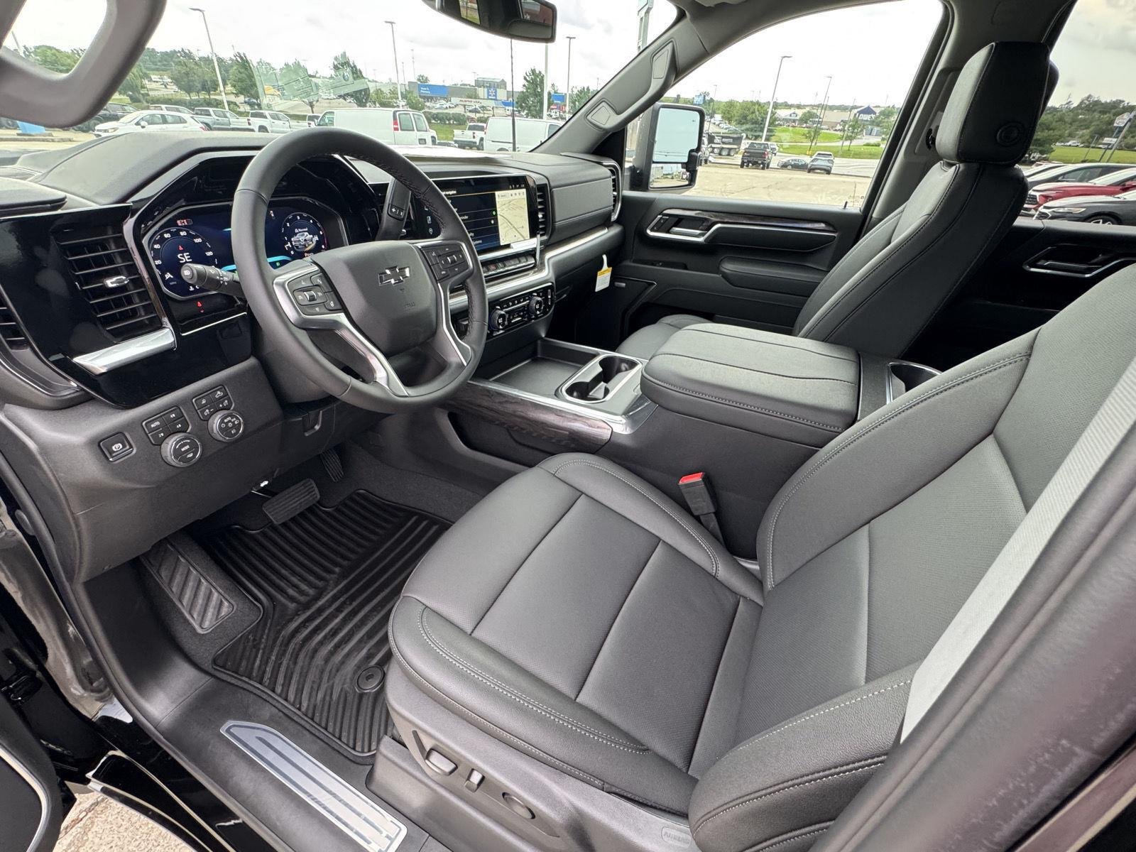 2026 Chevrolet Silverado 3500 HD LTZ - Photo 6