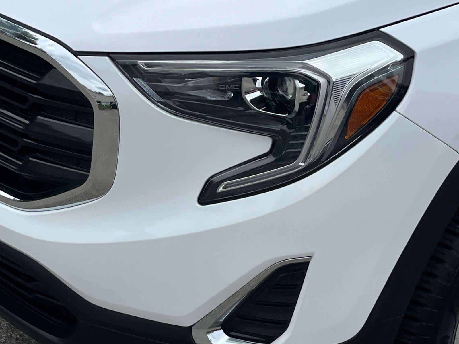 Used 2020 Summit White GMC SLE image 18