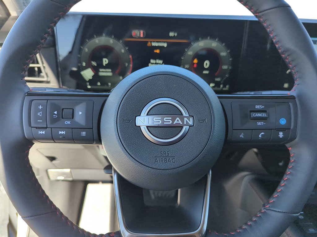New 2026 Aspen White Tricoat/Super Black Nissan SR image 10