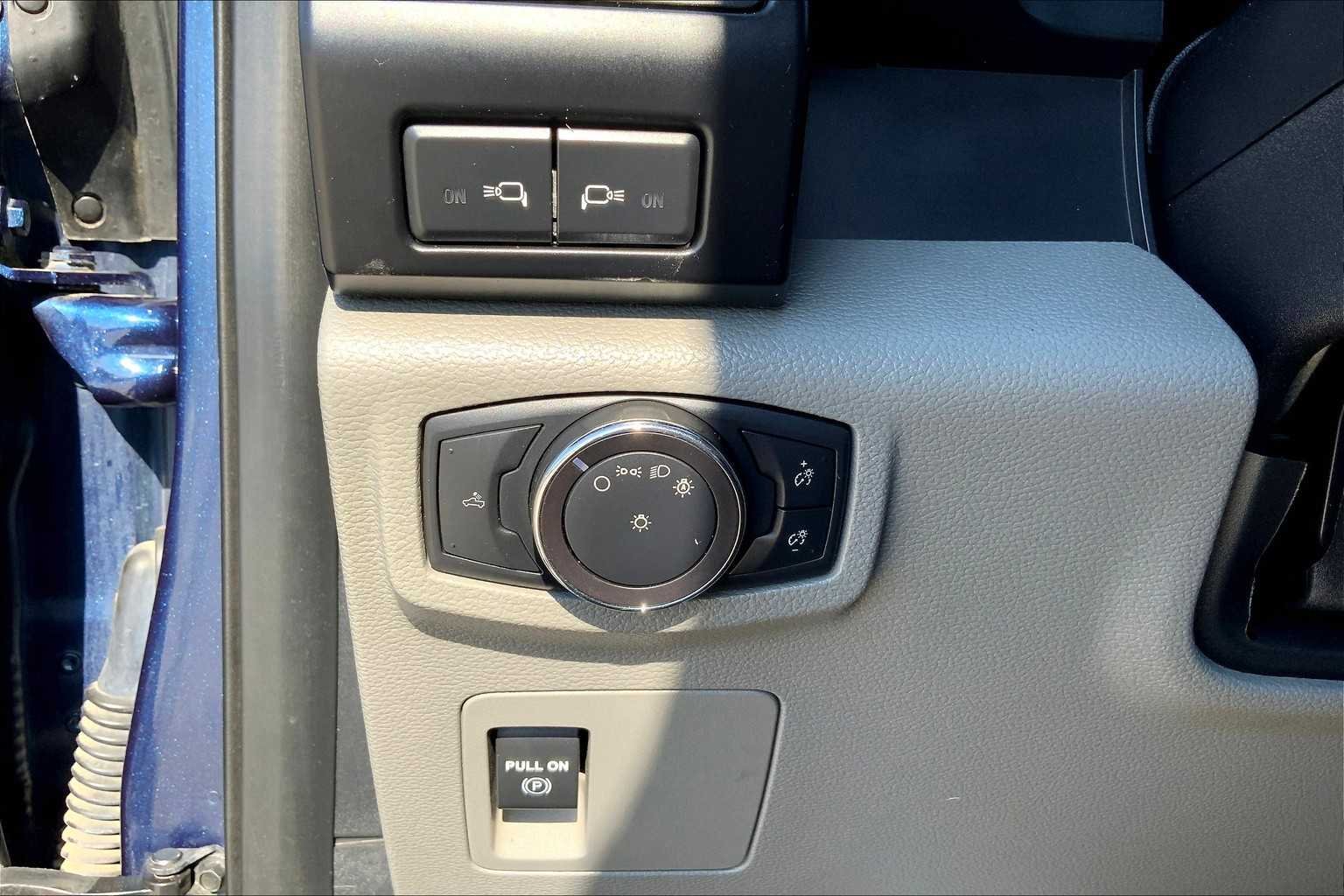Used 2018 Blue Jeans Metallic Ford XL image 67