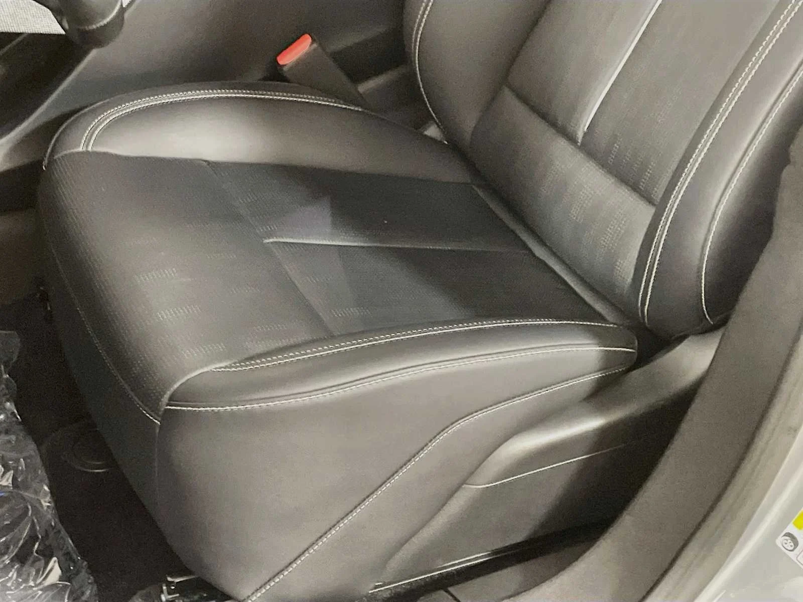 Used 2025 Argent Silver Metallic Cadillac Sport image 18