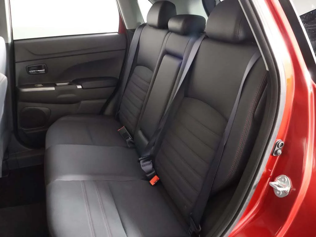 2025 Mitsubishi Outlander Sport SE - Photo 28