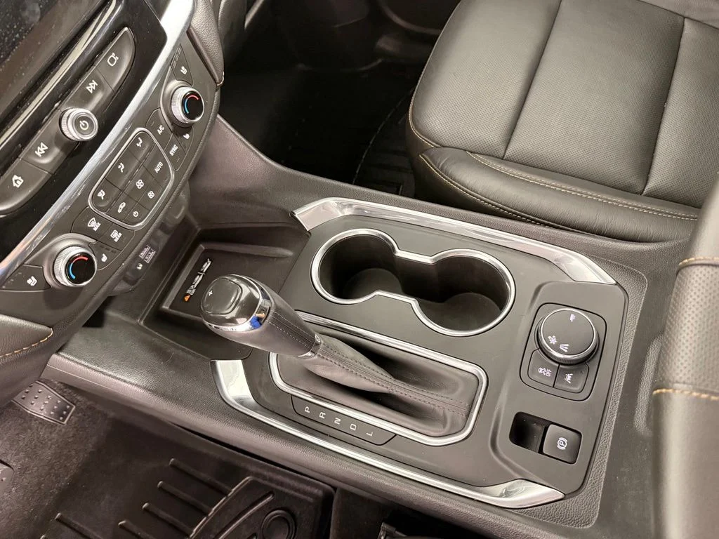 Used 2020 White Chevrolet Premier image 28