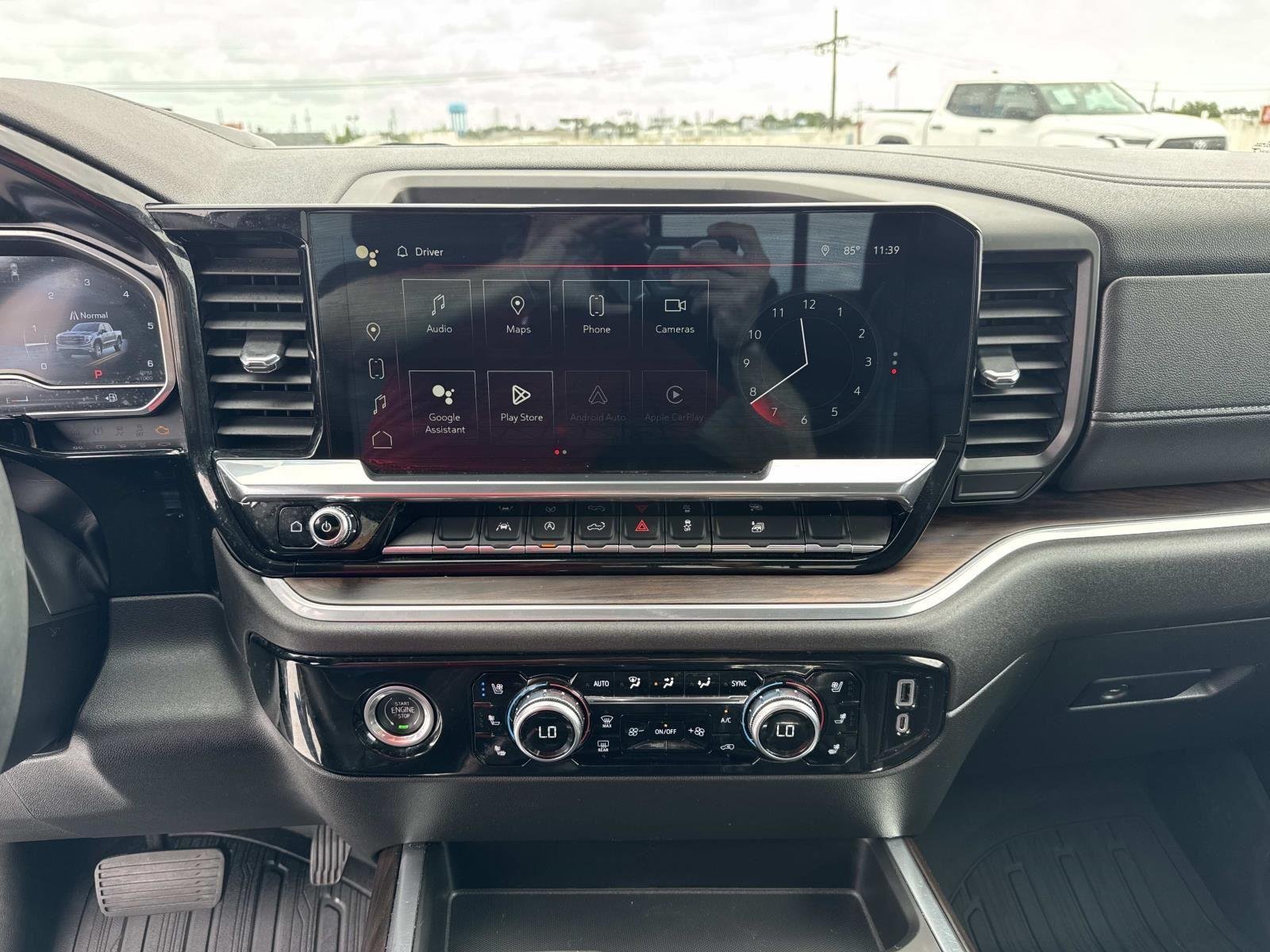 Used 2022 Onyx Black GMC SLT image 24