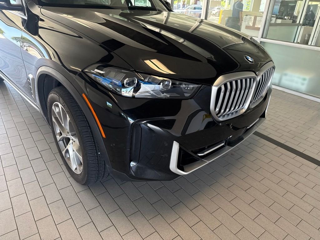 Used 2024 Black BMW sDrive40i image 5