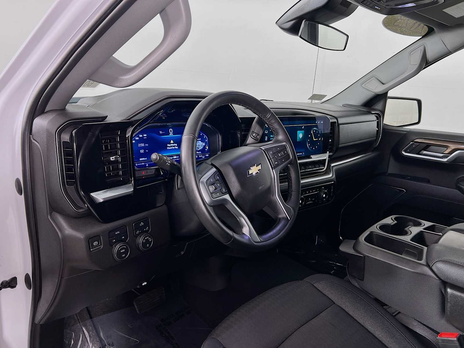 Used 2023 Summit White Chevrolet LT image 9