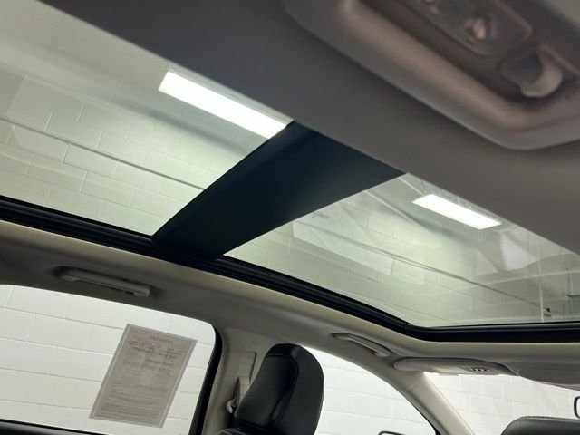 Used 2021 Silver Ford Titanium image 23