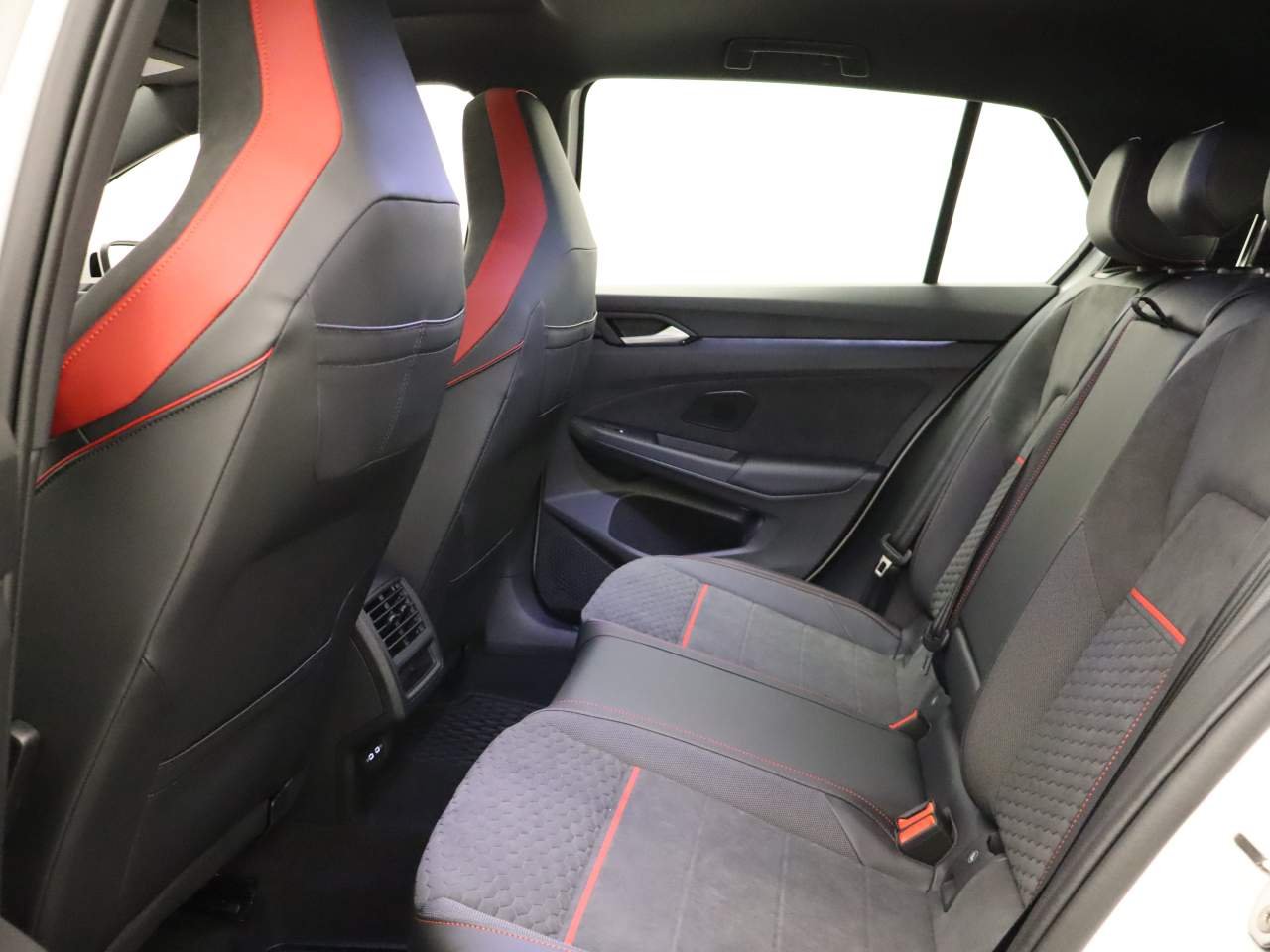 2026 Volkswagen Golf GTI SE - Photo 15