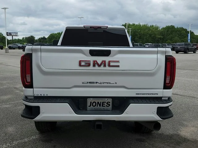 Used 2022 White GMC Denali image 24