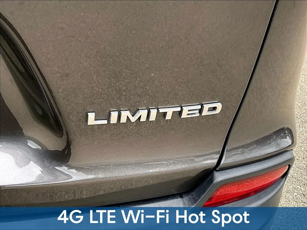 Used 2019 Gray Jeep Limited image 28