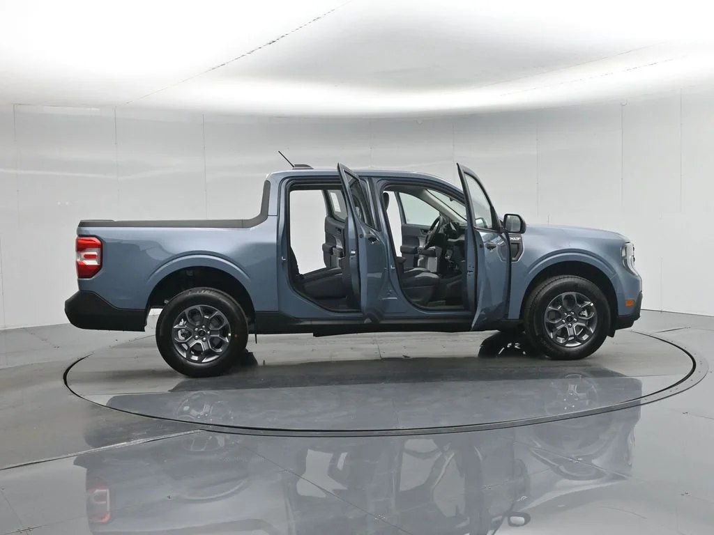New 2026 Gray Ford XLT image 4
