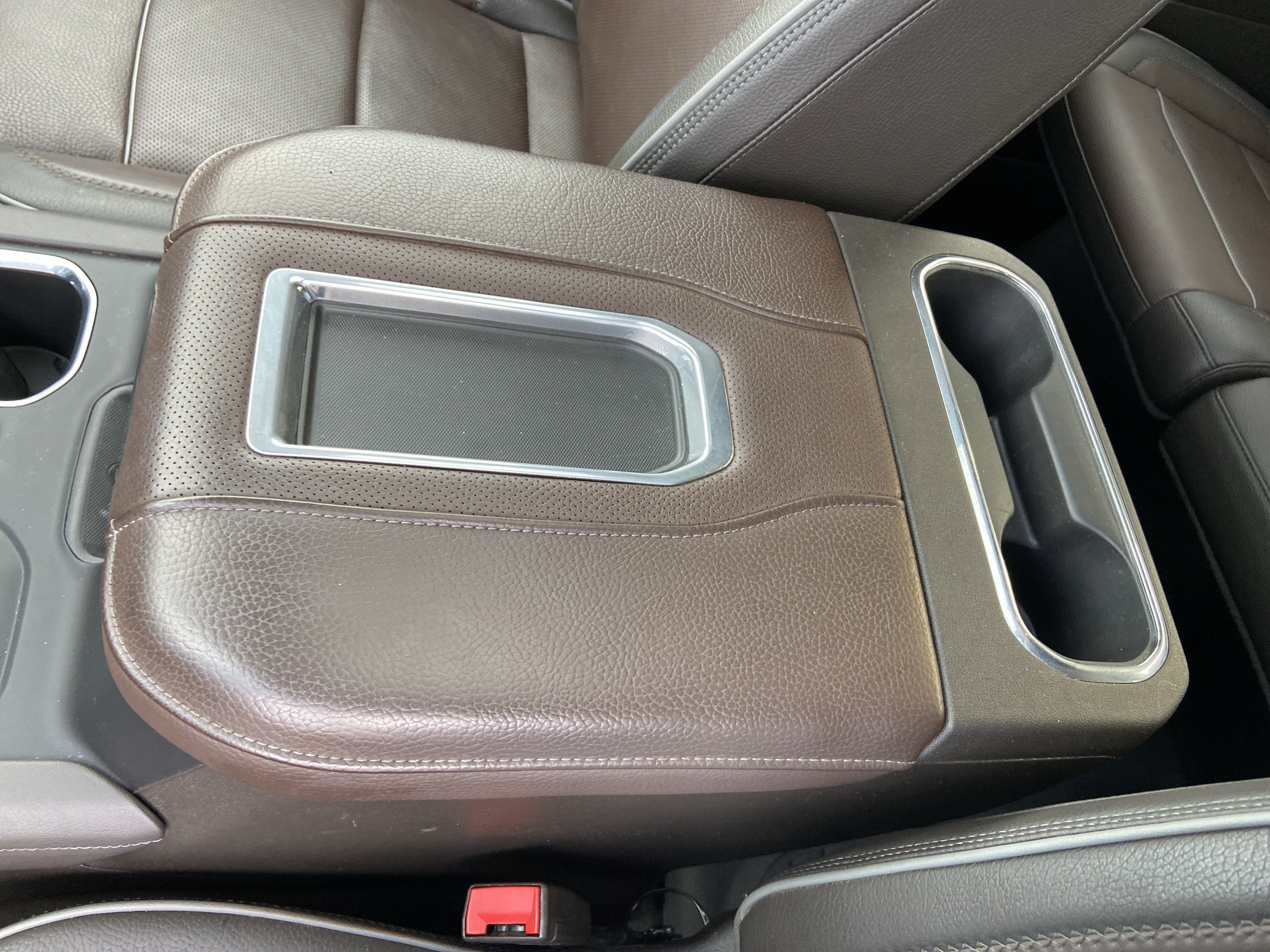 Used 2022 White Frost Tricoat GMC Denali image 39