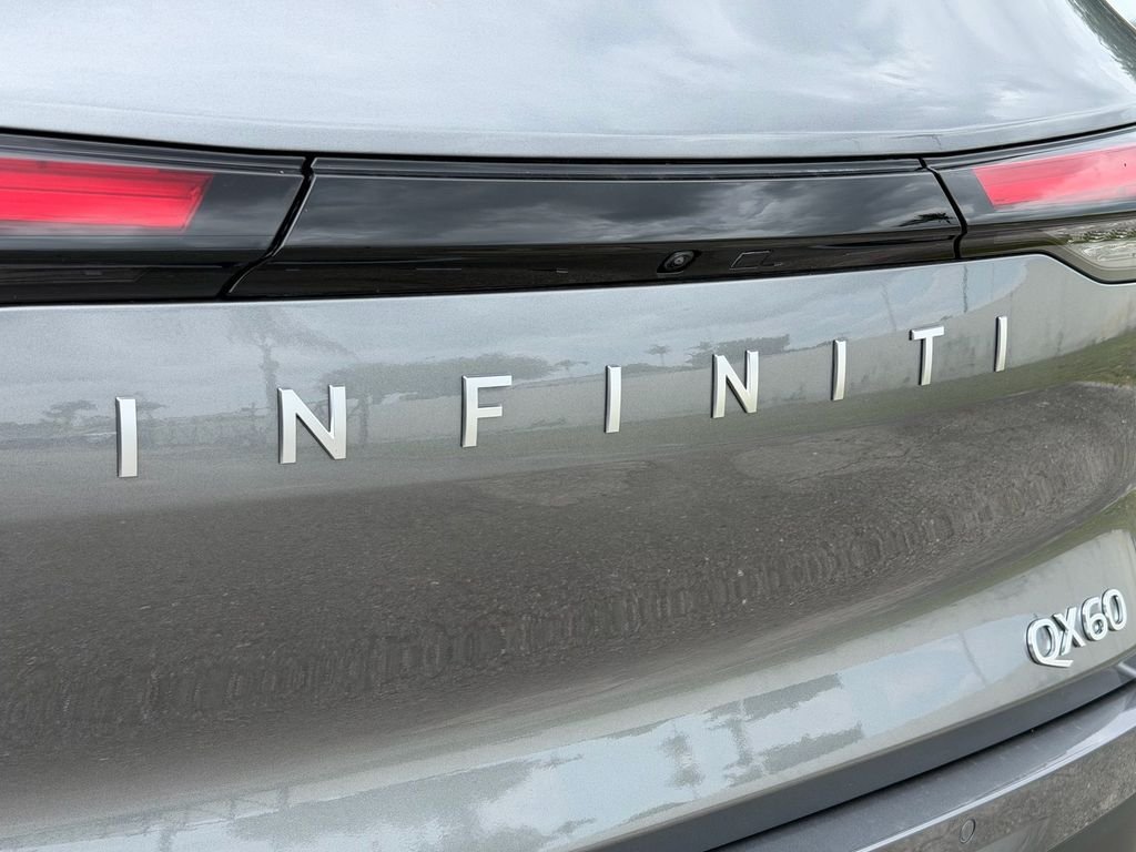New 2027 GRAPHITE SHADOW INFINITI Luxe FWD image 10
