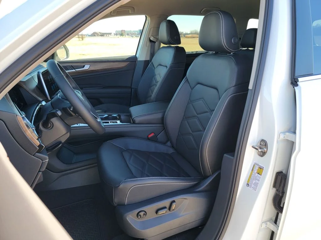 New 2026 White Volkswagen 2.0T SE w/Technology image 2