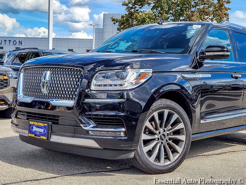 Used 2018 Velvet Lincoln Select image 2