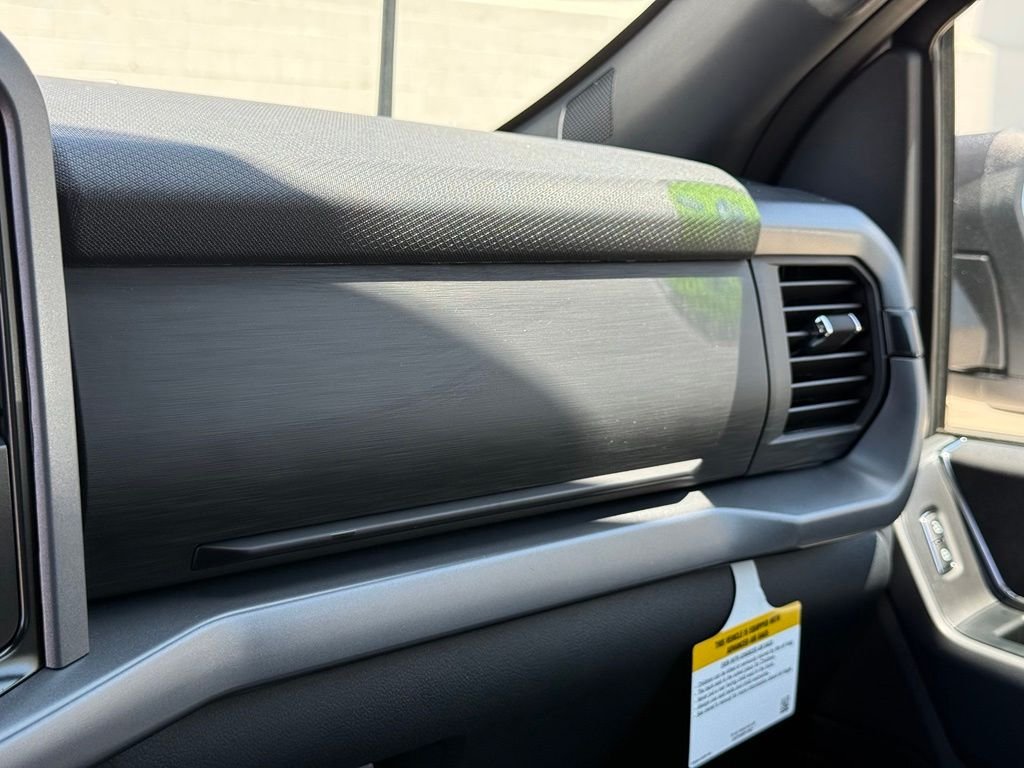 New 2026 Oxford White Ford XLT image 8