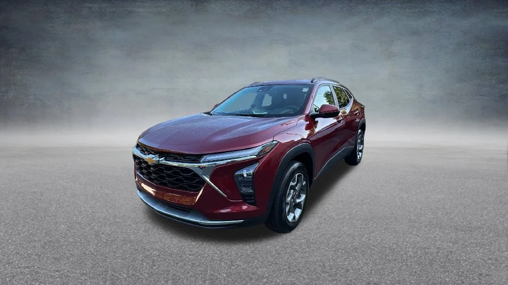 Used 2025 Red Chevrolet LT image 5