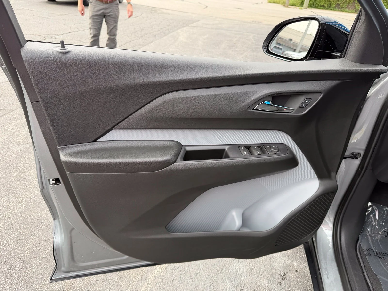 2027 Chevrolet Bolt LT - Photo 9