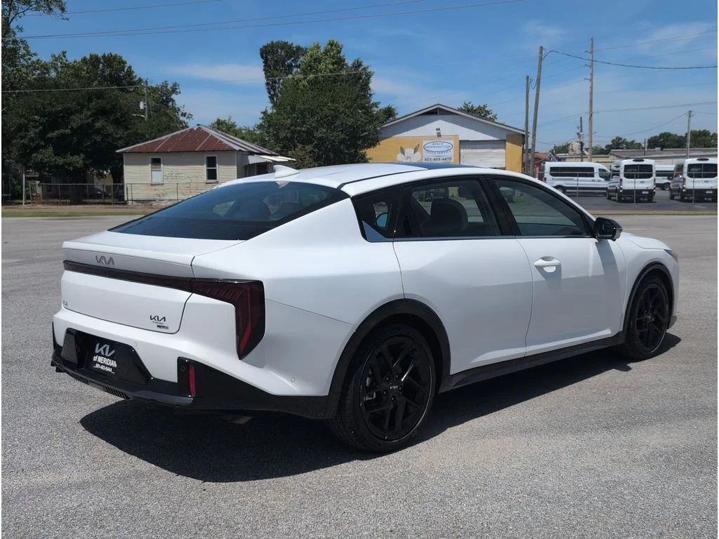 New 2025 Snow White Pearl Kia GT-Line Turbo image 5
