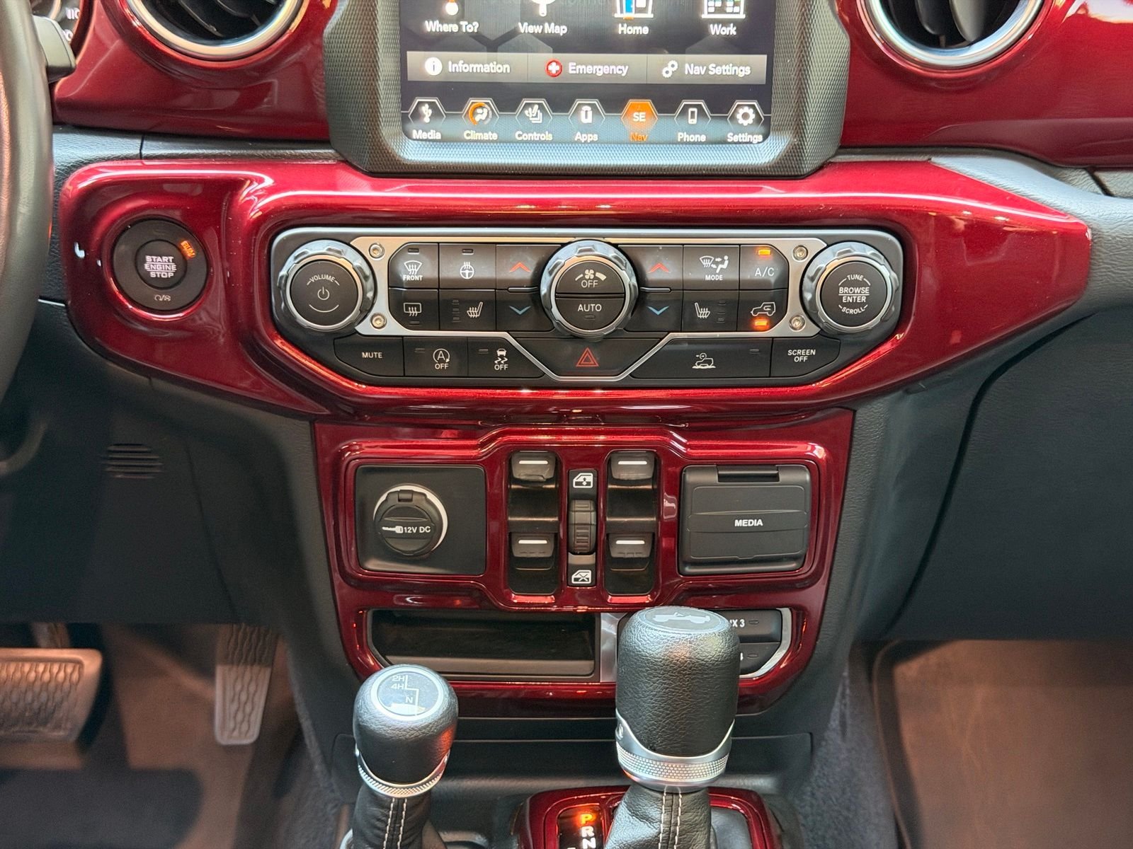 Used 2022 Snazzberry Pearlcoat Jeep Unlimited Sahara image 18