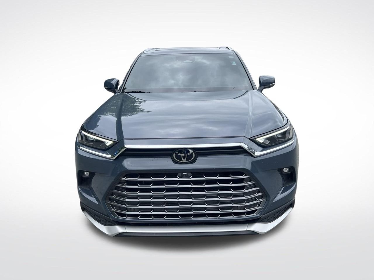 Used 2025 White Toyota MAX Platinum image 10