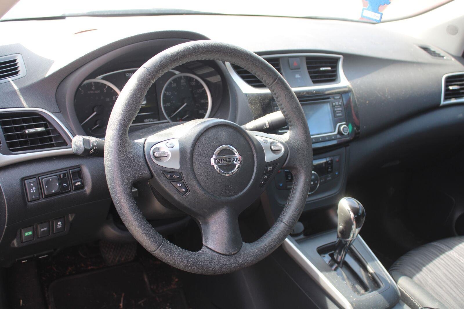 Used 2018 Aspen White Nissan SV image 9