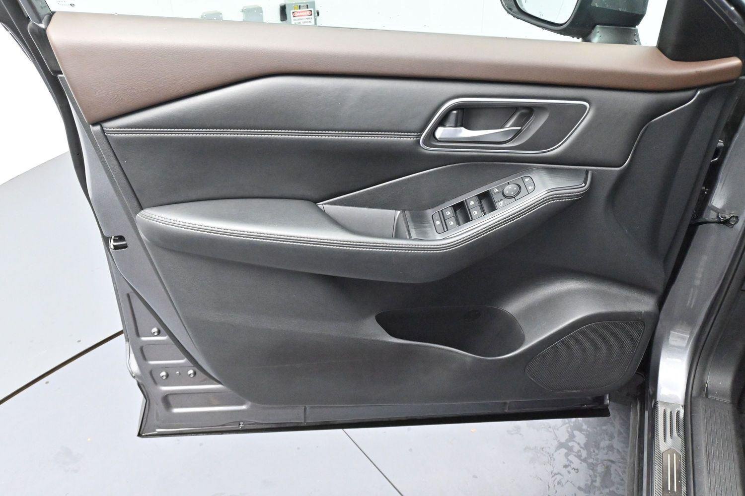 Used 2021 Gun Metallic Nissan SV image 11