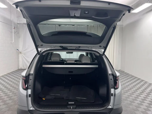 Used 2023 Silver Hyundai SEL image 8
