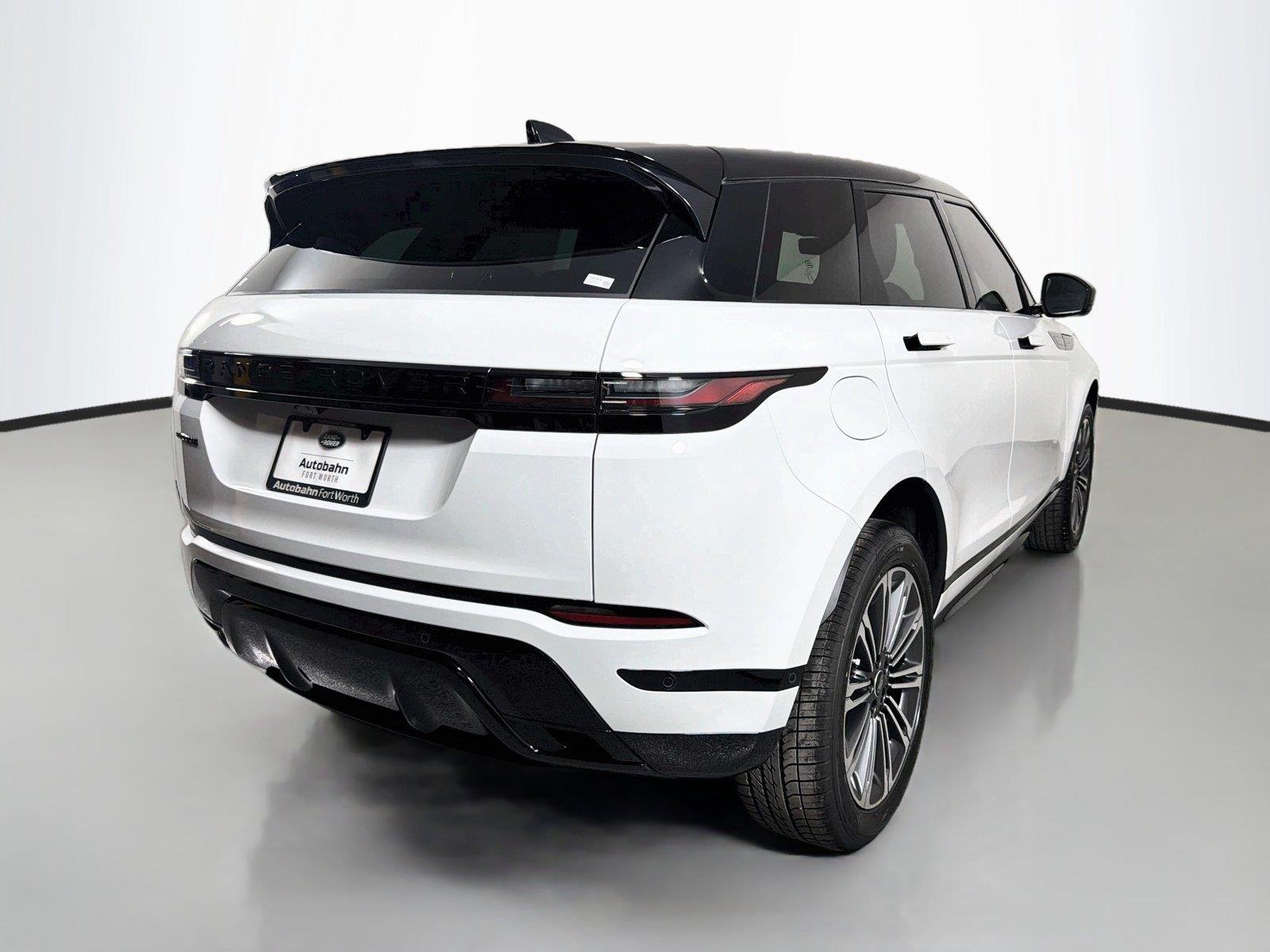 New 2026 Fuji White Land Rover Hoxton Edition image 5