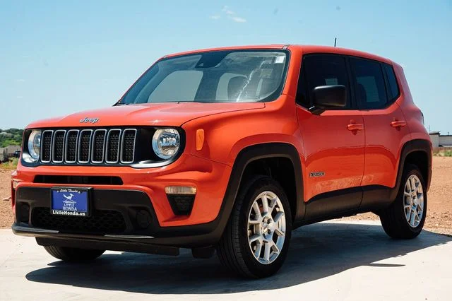 Pre-Owned 2023 Jeep Renegade Latitude With Navigation