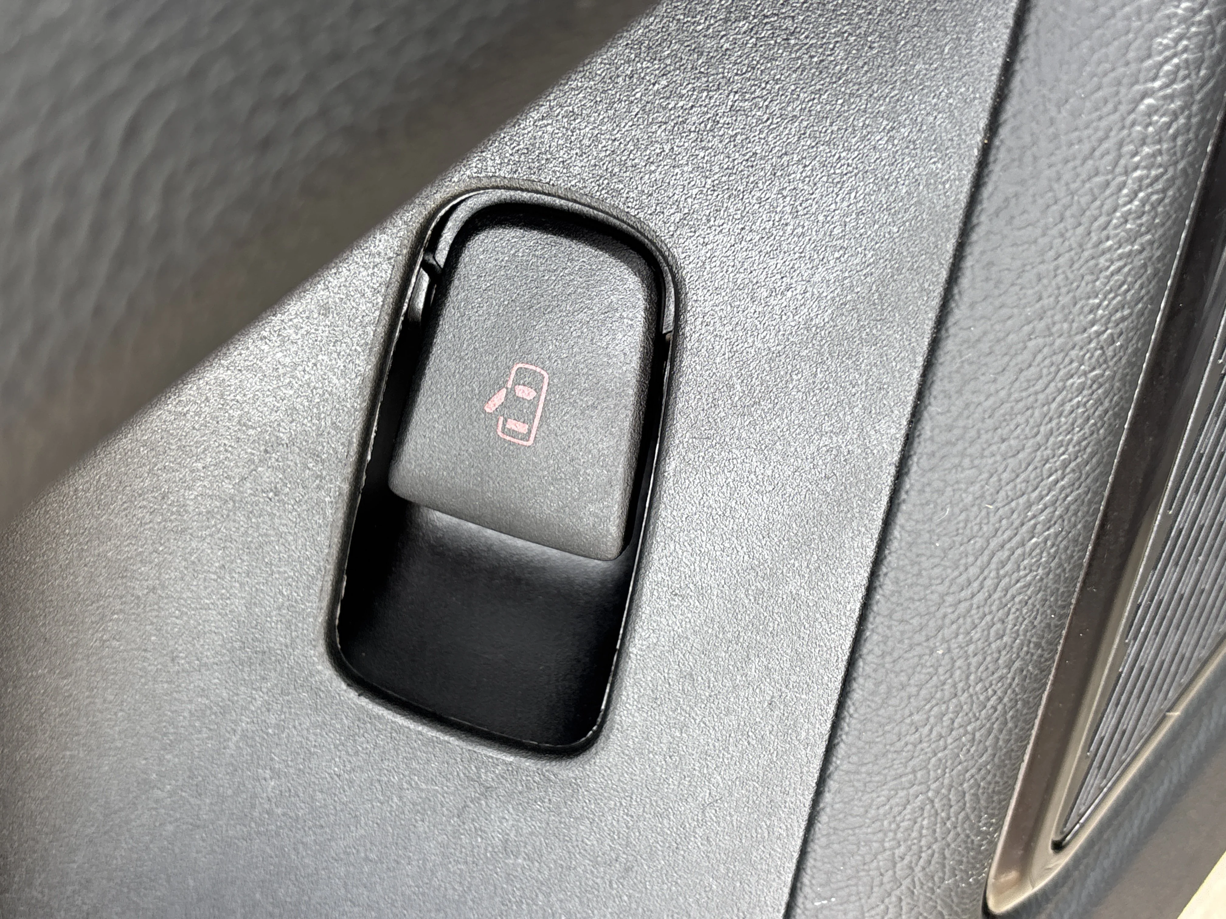 Used 2023 Grigio Lava Metallic Maserati GT AWD image 23