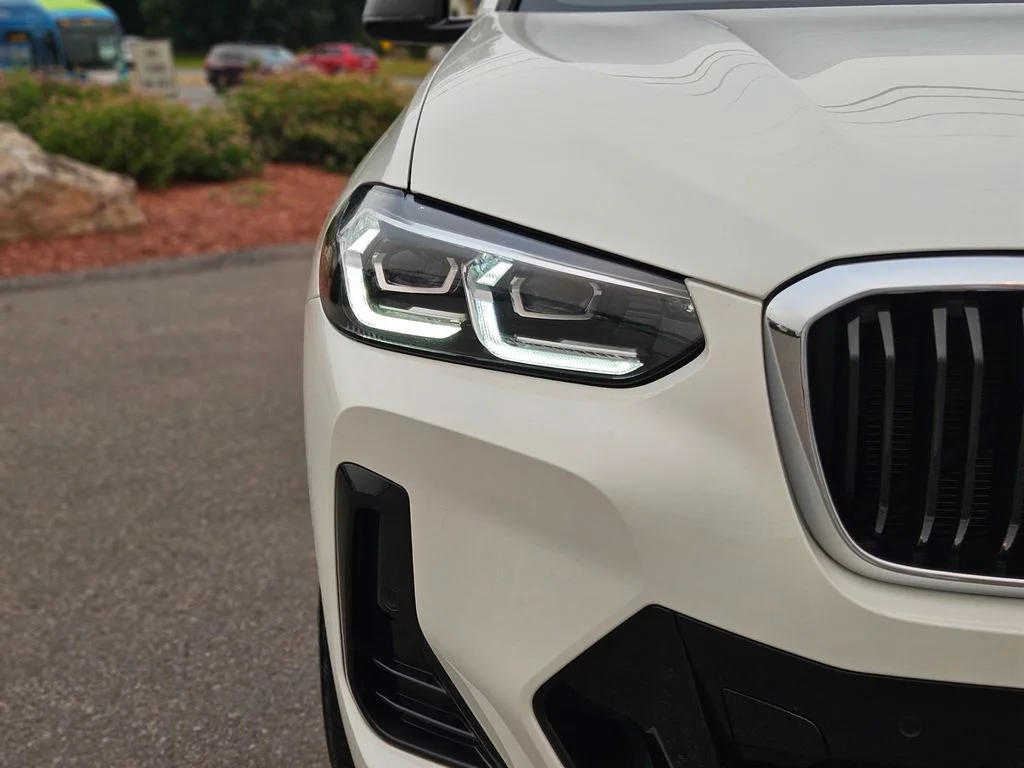 Used 2025 Alpine White BMW M40i image 9